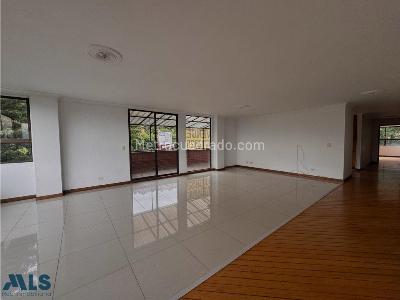 Apartamento de 3 alcobas en venta en El Poblado, Medellín, 274 m² · foto 2 de 20