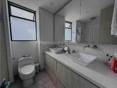 Apartamento de 3 alcobas en venta en Loma De Las Brujas, Envigado, 147 m² · foto 18 de 20