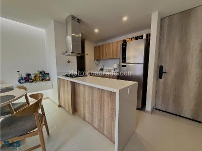 Apartamento de 2 alcobas en venta en Ciudad Del Rio, Medellín, 79 m² · foto 2 de 16