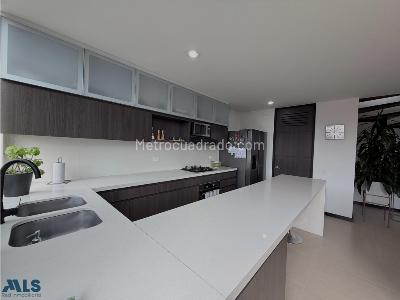 Apartamento en venta en Altos Del Poblado, Medellín · foto 7 de 20