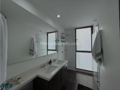 Apartamento en venta en Altos Del Poblado, Medellín · foto 11 de 20
