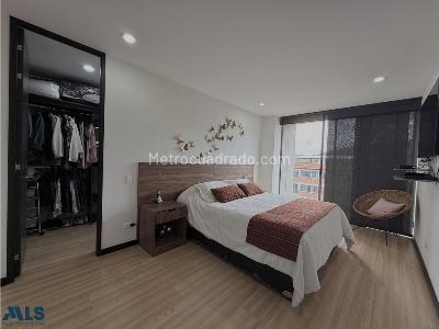 Apartamento en venta en Altos Del Poblado, Medellín · foto 12 de 20