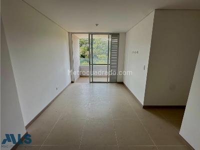 Apartamento de 2 alcobas en venta en La Colina, Medellín, 54 m² · foto 2 de 11