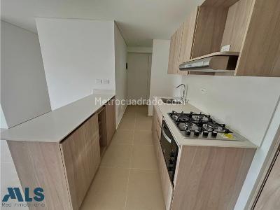 Apartamento de 2 alcobas en venta en La Colina, Medellín, 54 m² · foto 4 de 11