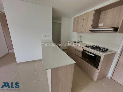 Apartamento de 2 alcobas en venta en La Colina, Medellín, 54 m² · foto 5 de 11