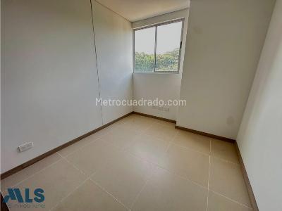 Apartamento de 2 alcobas en venta en La Colina, Medellín, 54 m² · foto 7 de 11