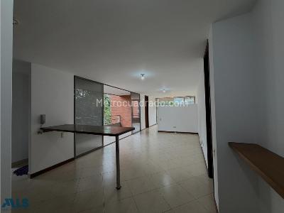 Apartamento de 1 alcoba en venta en Patio Bonito, Medellín, 62 m² · foto 6 de 16