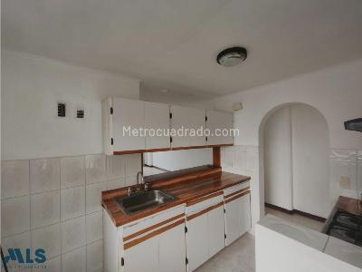 Apartamento en venta en Patio Bonito, Medellín · foto 8 de 17