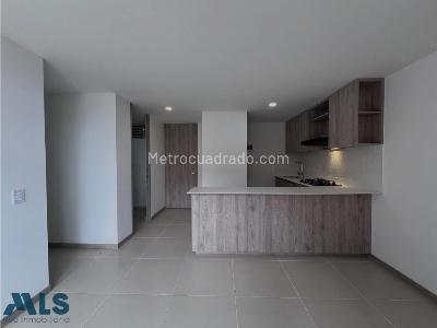 Apartamento de 3 alcobas en venta en Simon Bolivar, Itagüí, 68 m² · foto 2 de 17