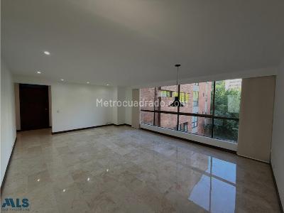 Apartamento de 3 alcobas en venta en Los Balsos, Medellín, 119 m² · foto 2 de 18
