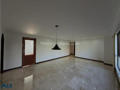 Apartamento de 3 alcobas en venta en Los Balsos, Medellín, 119 m² · foto 3 de 18