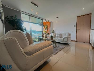 Apartamento de 3 alcobas en venta en Loma Del Escobero, Envigado, 111 m² · foto 4 de 18