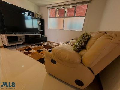 Apartamento de 3 alcobas en venta en Loma Del Escobero, Envigado, 111 m² · foto 12 de 18