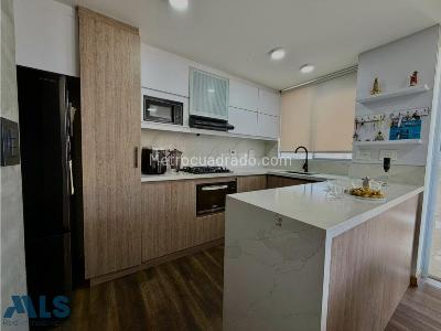 Apartamento de 3 alcobas en venta en Los Balsos, Medellín, 99 m² · foto 11 de 17