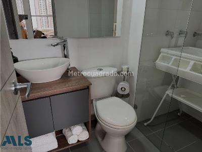 Apartamento de 2 alcobas en venta en Loma De Los Bernal, Medellín, 71 m² · foto 10 de 12