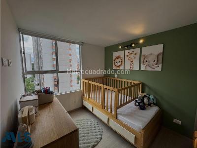 Apartamento de 2 alcobas en venta en Loma De Los Bernal, Medellín, 71 m² · foto 12 de 12
