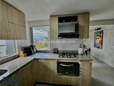 Apartamento de 2 alcobas en venta en Loma De Los Bernal, Medellín, 71 m² · foto 4 de 12