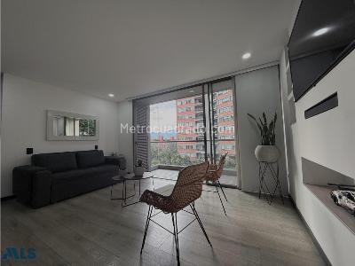 Apartamento en venta en Altos Del Poblado, Medellín · foto 2 de 13
