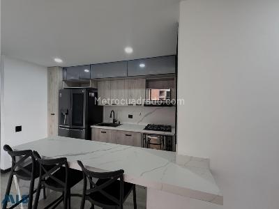 Apartamento en venta en Altos Del Poblado, Medellín · foto 4 de 13