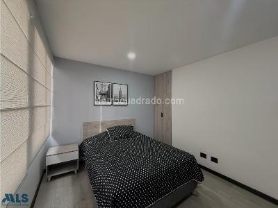 Apartamento en venta en Altos Del Poblado, Medellín · foto 7 de 13