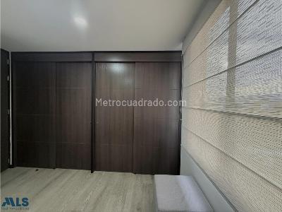 Apartamento en venta en Altos Del Poblado, Medellín · foto 8 de 13