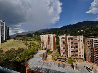 Apartamento de 2 alcobas en venta en El Chingui, Envigado, 70 m² · foto 2 de 14