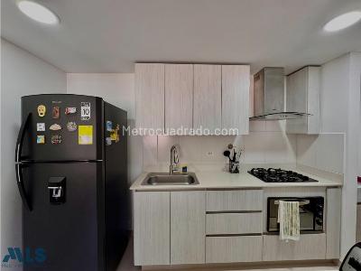 Apartamento de 2 alcobas en venta en El Chingui, Envigado, 70 m² · foto 5 de 14