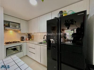 Apartamento de 2 alcobas en venta en El Chingui, Envigado, 83 m² · foto 11 de 20