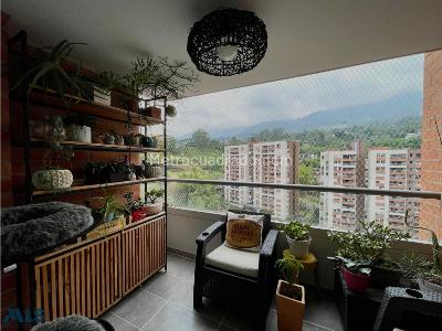 Apartamento de 2 alcobas en venta en El Chingui, Envigado, 83 m² · foto 2 de 20