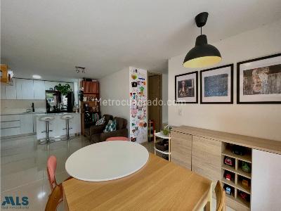 Apartamento de 2 alcobas en venta en El Chingui, Envigado, 83 m² · foto 8 de 20
