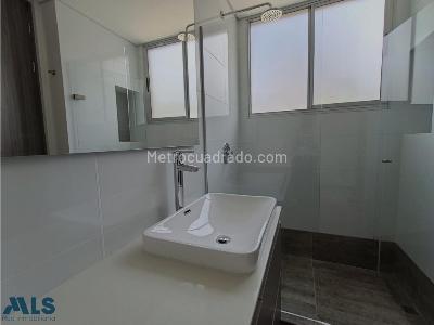 Apartamento de 3 alcobas en venta en Pontevedra, Envigado, 118 m² · foto 12 de 20