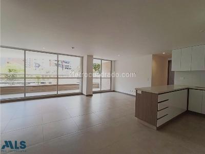 Apartamento de 3 alcobas en venta en Pontevedra, Envigado, 118 m² · foto 2 de 20