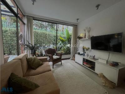 Casa de 3 alcobas en venta en Loma Del Chocho, Envigado, 165 m² · foto 10 de 20