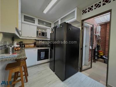Casa de 3 alcobas en venta en Loma Del Chocho, Envigado, 165 m² · foto 11 de 20