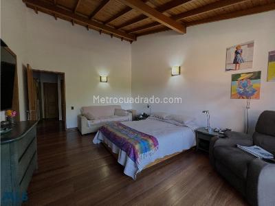 Casa de 3 alcobas en venta en Loma Del Chocho, Envigado, 165 m² · foto 14 de 20