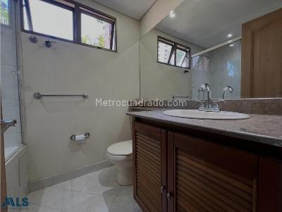 Casa de 3 alcobas en venta en Loma Del Chocho, Envigado, 165 m² · foto 19 de 20
