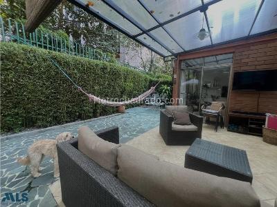Casa de 3 alcobas en venta en Loma Del Chocho, Envigado, 165 m² · foto 2 de 20