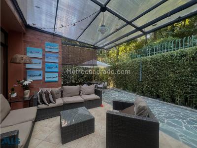 Casa de 3 alcobas en venta en Loma Del Chocho, Envigado, 165 m² · foto 3 de 20