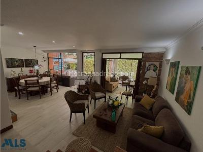 Casa de 3 alcobas en venta en Loma Del Chocho, Envigado, 165 m² · foto 5 de 20