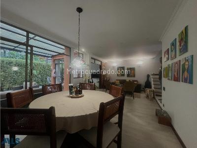 Casa de 3 alcobas en venta en Loma Del Chocho, Envigado, 165 m² · foto 6 de 20