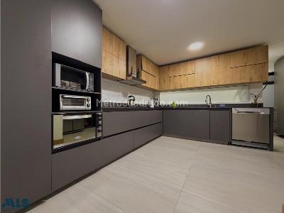 Apartamento de 3 alcobas en venta en Loma Del Encierro, Medellín, 134 m² · foto 6 de 20