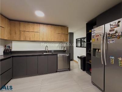 Apartamento de 3 alcobas en venta en Loma Del Encierro, Medellín, 134 m² · foto 8 de 20