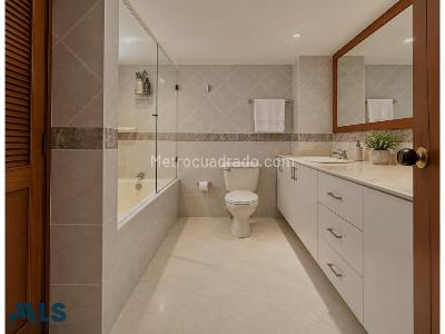 Apartamento de 3 alcobas en venta en Loma De Las Brujas, Envigado, 153 m² · foto 13 de 17
