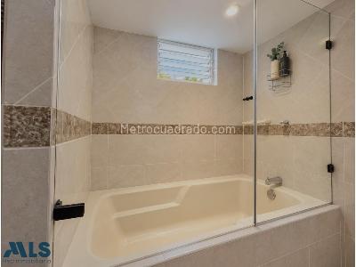 Apartamento de 3 alcobas en venta en Loma De Las Brujas, Envigado, 153 m² · foto 14 de 17