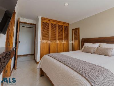 Apartamento de 3 alcobas en venta en Loma De Las Brujas, Envigado, 153 m² · foto 16 de 17