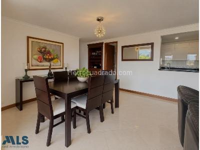 Apartamento de 3 alcobas en venta en Loma De Las Brujas, Envigado, 153 m² · foto 2 de 17