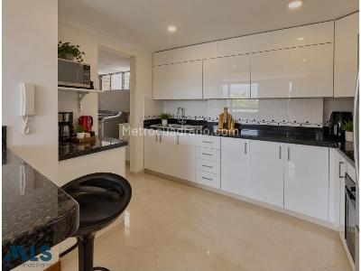 Apartamento de 3 alcobas en venta en Loma De Las Brujas, Envigado, 153 m² · foto 7 de 17