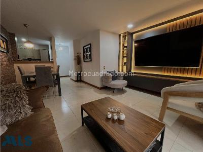 Apartamento de 2 alcobas en venta en Loma De Cumbres, Envigado, 76 m² · foto 3 de 16