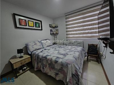 Apartamento de 2 alcobas en venta en Loma De Cumbres, Envigado, 76 m² · foto 11 de 16