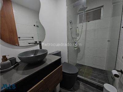Apartamento de 2 alcobas en venta en Loma De Cumbres, Envigado, 76 m² · foto 13 de 16